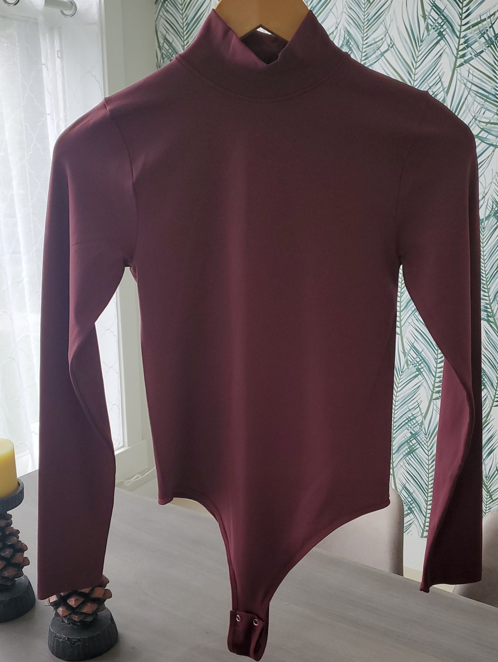NWT-Dynamite Burgandy Sz. Med. Seamless Style Longsleeve Bodysuit Thong Back